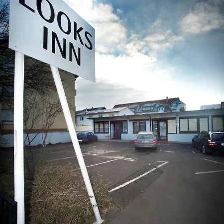 Looks-inn *
